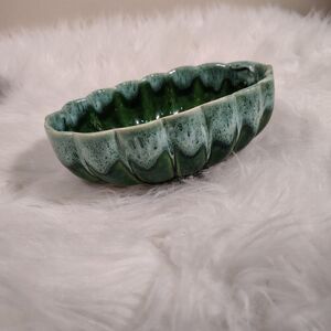 VTG Upco Ungemach Pottery #907 USA Green Drip Glaze Planter